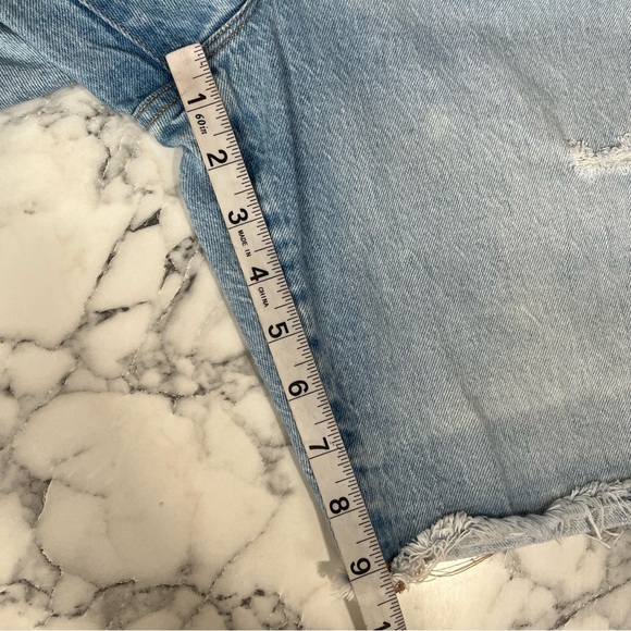 Good American long length denim cut off shorts light wash 9” inseam size 12 - Picture 6 of 8